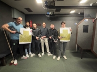 AK-47 / 4 Waffen / 33 Schuss